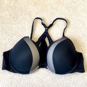 Victoria’s Secret body by Victoria bra